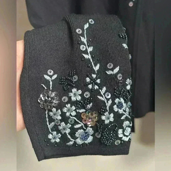 Y2K Finity Embroidered Beaded Sequin Floral Front Clasp Sweater – Women’s S - Picture 5 of 15